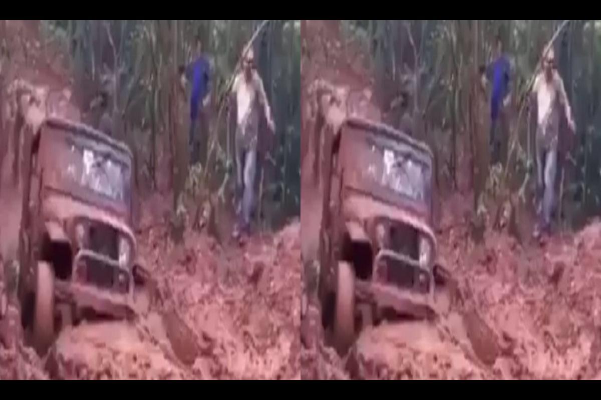 Jeep Stuck In Mud Chain Breaks Video